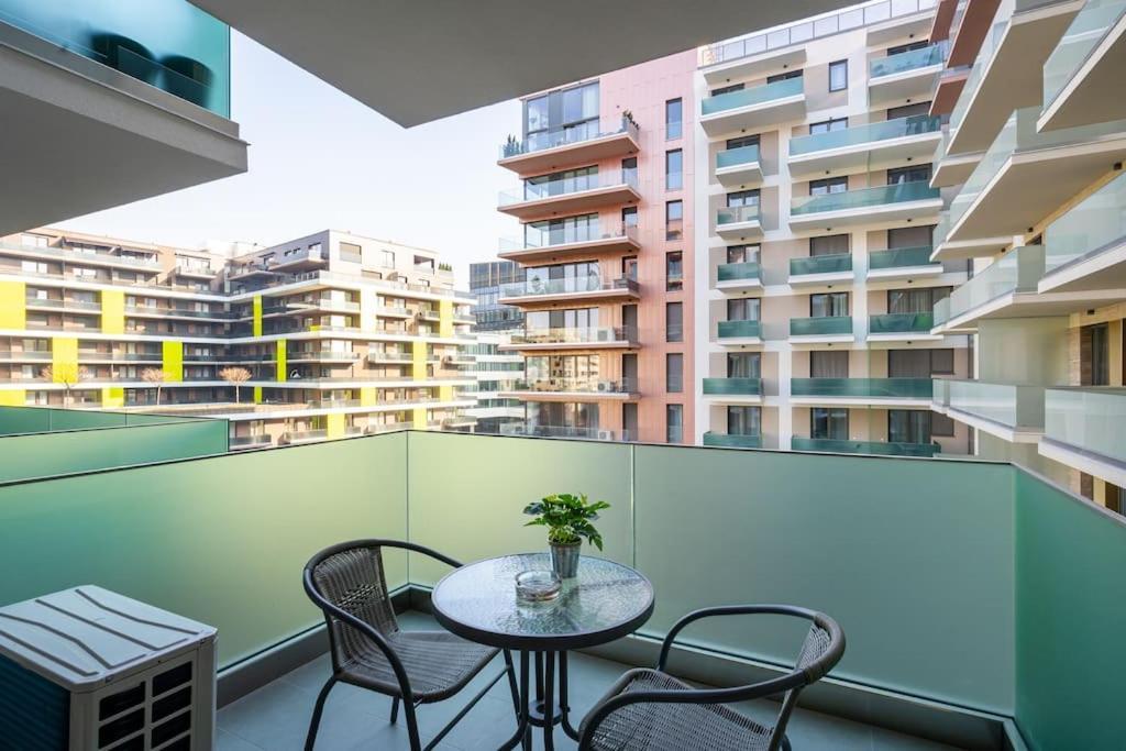 Oaks Studio With Balcony Budapest Exterior foto
