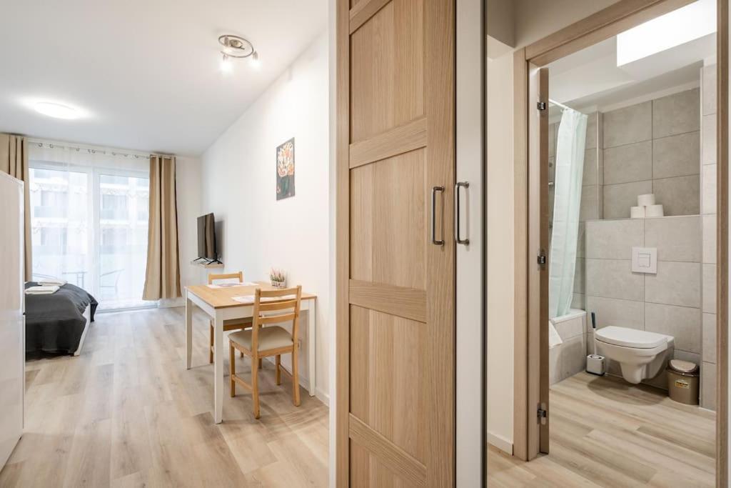 Oaks Studio With Balcony Budapest Exterior foto