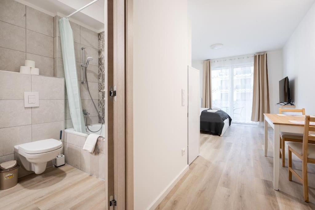 Oaks Studio With Balcony Budapest Exterior foto